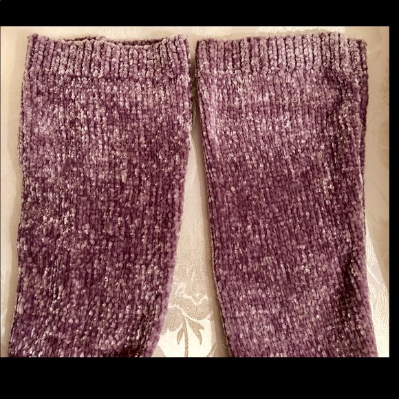 EXPRESS Plush Chenille Cold Shoulder Sweater - Picture 7 of 8